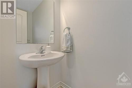 204 Espin Heights, Ottawa, ON - Indoor Photo Showing Bathroom