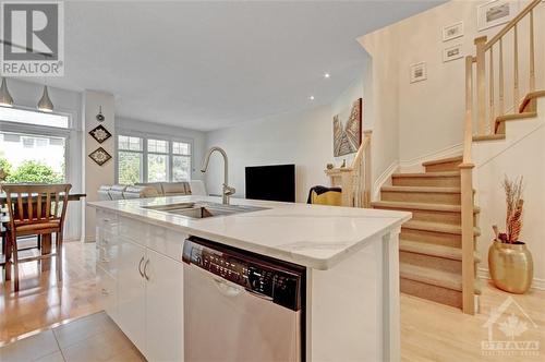 204 Espin Heights, Ottawa, ON - Indoor Photo Showing Kitchen