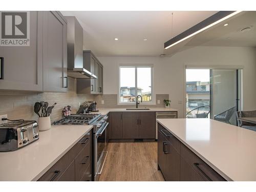 105 Predator Ridge Drive Unit# 4, Vernon, BC - Indoor Photo Showing Kitchen With Upgraded Kitchen