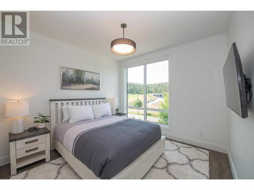 105 Predator Ridge Drive Unit# 4, Vernon, BC - Indoor Photo Showing Bedroom