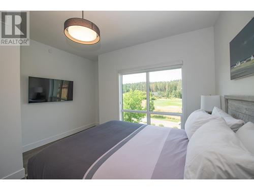 105 Predator Ridge Drive Unit# 4, Vernon, BC - Indoor Photo Showing Bedroom