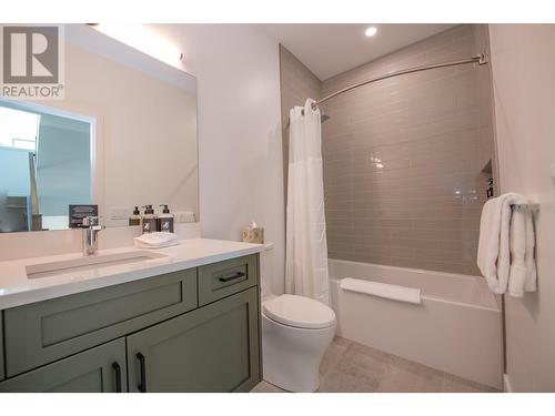 105 Predator Ridge Drive Unit# 4, Vernon, BC - Indoor Photo Showing Bathroom