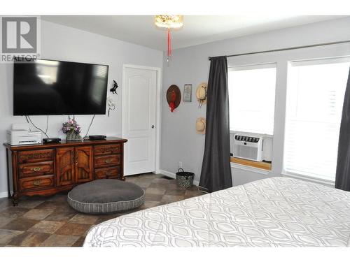 9-1030 Ricardo Road, Kamloops, BC - Indoor Photo Showing Bedroom