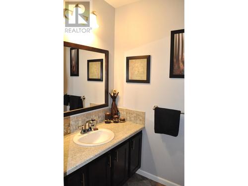 9-1030 Ricardo Road, Kamloops, BC - Indoor Photo Showing Bathroom