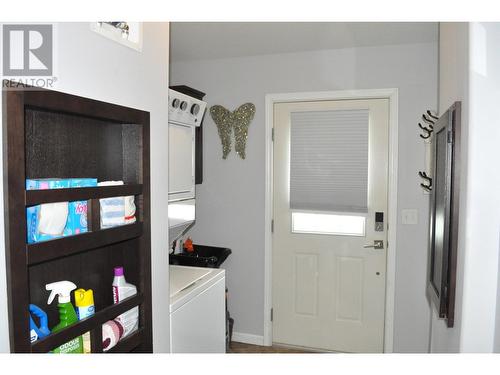 9-1030 Ricardo Road, Kamloops, BC - Indoor Photo Showing Laundry Room