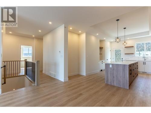 1055 Forden Place, Kamloops, BC - Indoor Photo Showing Kitchen