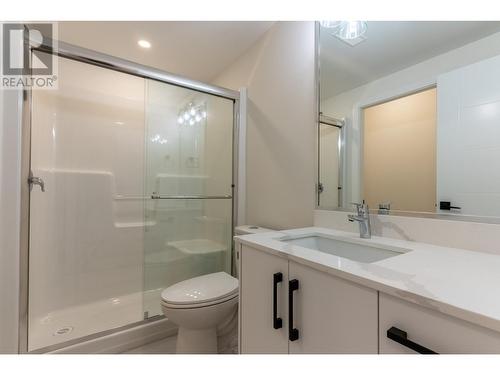 1055 Forden Place, Kamloops, BC - Indoor Photo Showing Bathroom