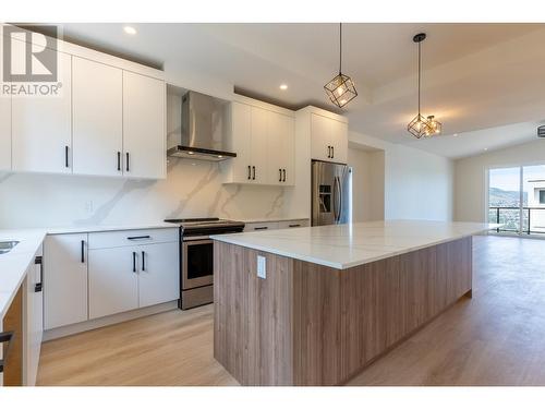 1055 Forden Place, Kamloops, BC - Indoor Photo Showing Kitchen With Upgraded Kitchen