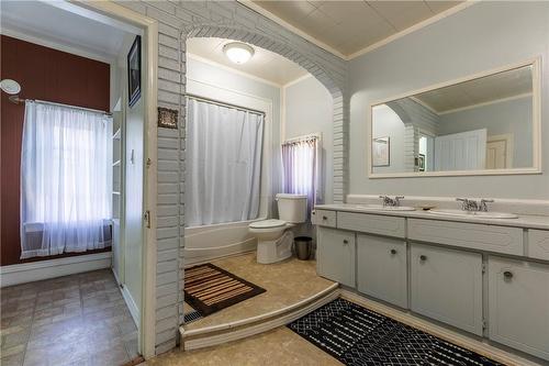 67 Beechwood Avenue, Hamilton, ON - Indoor Photo Showing Bathroom