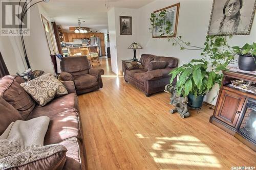 506 Laliberte Avenue, Beauval, SK - Indoor Photo Showing Living Room