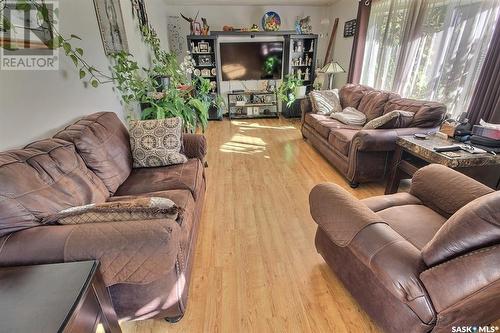 506 Laliberte Avenue, Beauval, SK - Indoor Photo Showing Living Room