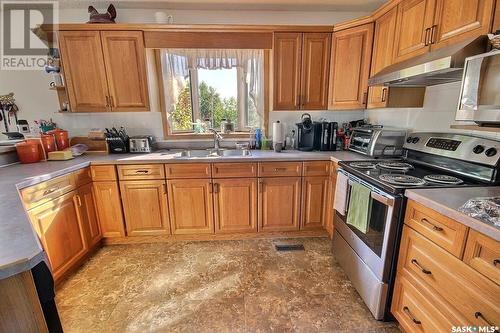 506 Laliberte Avenue, Beauval, SK - Indoor Photo Showing Kitchen With Double Sink