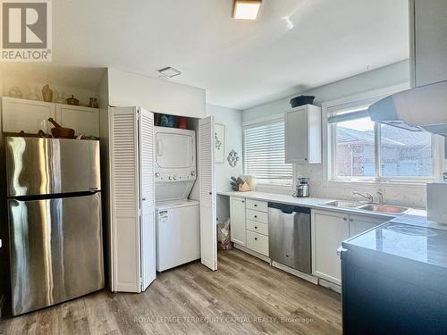 27 Watson Drive, Barrie (East Bayfield), ON - Indoor Photo Showing Laundry Room