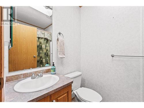 724 Devon Street Unit# 59, Creston, BC - Indoor Photo Showing Bathroom