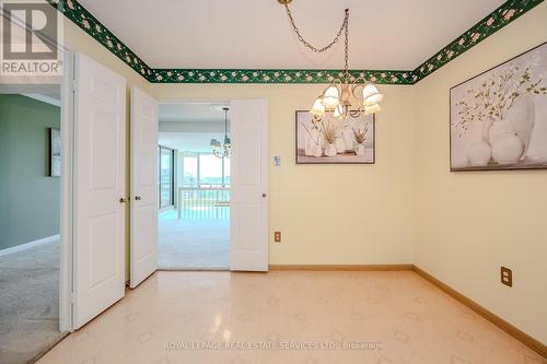 1705 - 2180 Marine Drive, Oakville (Bronte West), ON - Indoor Photo Showing Other Room