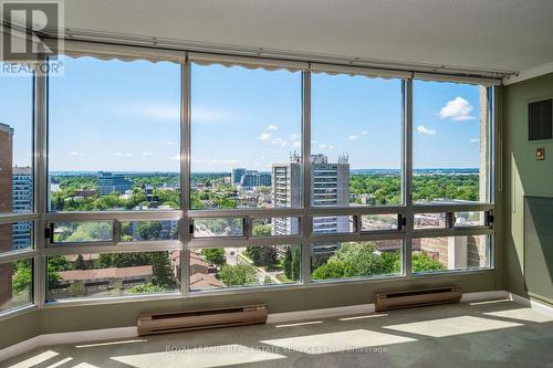 1705 - 2180 Marine Drive, Oakville (Bronte West), ON - Indoor