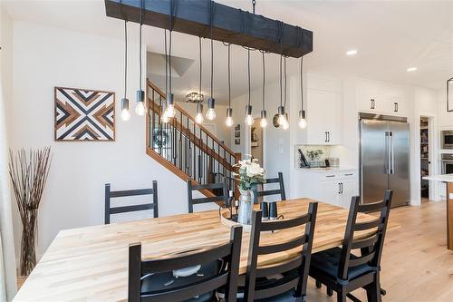 306 Duchek Drive, Ritchot Rm, MB - Indoor Photo Showing Dining Room