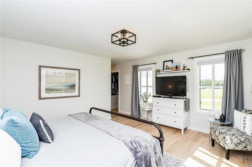 306 Duchek Drive, Ritchot Rm, MB - Indoor Photo Showing Bedroom