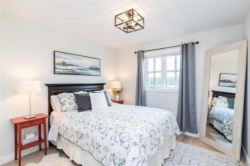 306 Duchek Drive, Ritchot Rm, MB - Indoor Photo Showing Bedroom