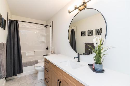 306 Duchek Drive, Ritchot Rm, MB - Indoor Photo Showing Bathroom