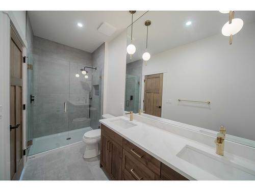 107 Sullivan Drive, Kimberley, BC - Indoor Photo Showing Bathroom