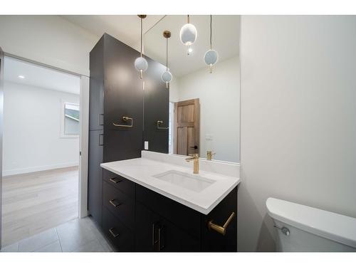 107 Sullivan Drive, Kimberley, BC - Indoor Photo Showing Bathroom