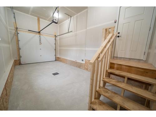 107 Sullivan Drive, Kimberley, BC - Indoor Photo Showing Garage