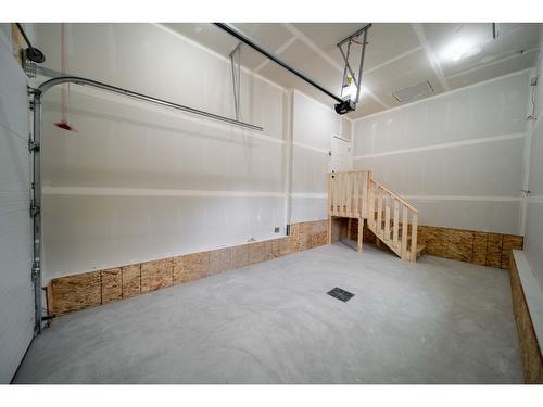 107 Sullivan Drive, Kimberley, BC - Indoor Photo Showing Garage