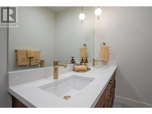 107 Sullivan Drive, Kimberley, BC - Indoor Photo Showing Bathroom