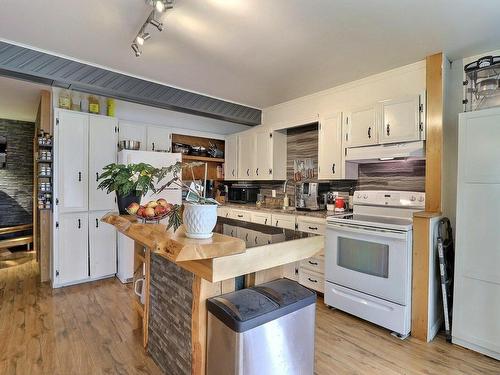 Kitchen - 11083 Rg Du Rapide-Sept, Rouyn-Noranda, QC - Indoor Photo Showing Kitchen