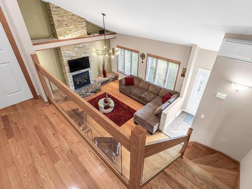 Escalier - 382 Rue St-Aubin, Vaudreuil-Dorion, QC - Indoor With Fireplace