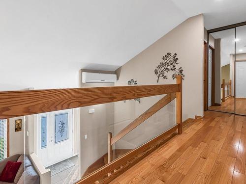 Escalier - 382 Rue St-Aubin, Vaudreuil-Dorion, QC - Indoor Photo Showing Other Room