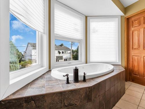 Ensuite bathroom - 382 Rue St-Aubin, Vaudreuil-Dorion, QC - Indoor Photo Showing Bathroom