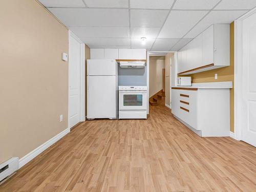 Dining room - 382 Rue St-Aubin, Vaudreuil-Dorion, QC - Indoor Photo Showing Kitchen