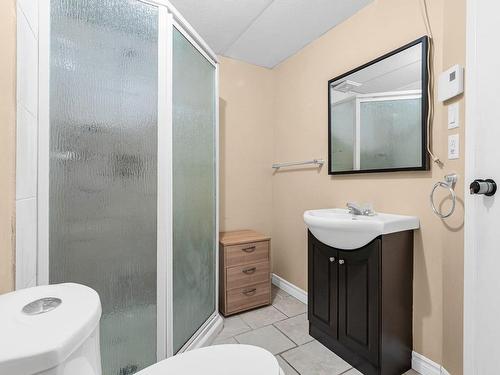 Salle de bains - 382 Rue St-Aubin, Vaudreuil-Dorion, QC - Indoor Photo Showing Bathroom