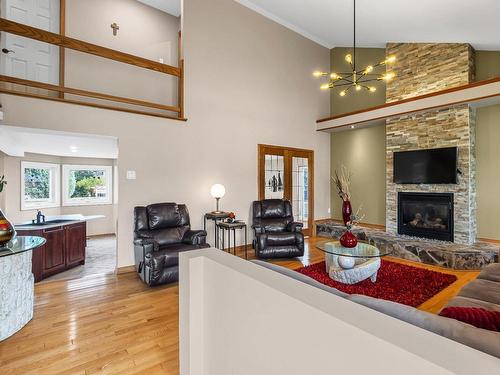 Salon - 382 Rue St-Aubin, Vaudreuil-Dorion, QC - Indoor Photo Showing Living Room With Fireplace