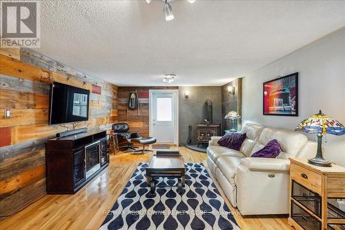 217 Slater Crescent, Oakville (Old Oakville), ON - Indoor Photo Showing Living Room