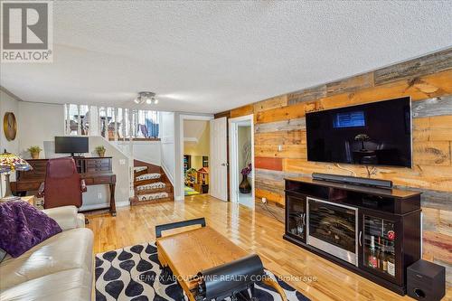 217 Slater Crescent, Oakville (Old Oakville), ON - Indoor Photo Showing Living Room