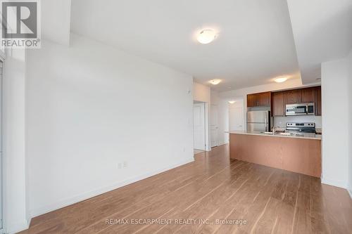 512 - 125 Shoreview Place, Hamilton (Stoney Creek), ON - Indoor Photo Showing Kitchen