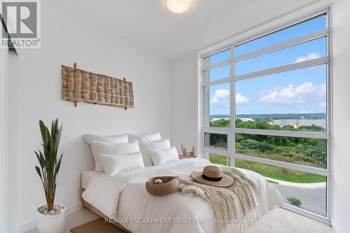 512 - 125 Shoreview Place, Hamilton (Stoney Creek), ON - Indoor Photo Showing Bedroom