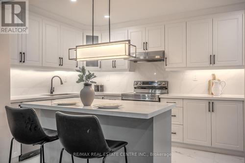 118 Mowat Crescent, Halton Hills, ON - Indoor Photo Showing Kitchen