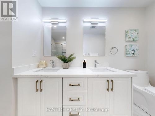 3282 Dragon Drive, Mississauga, ON - Indoor Photo Showing Bathroom