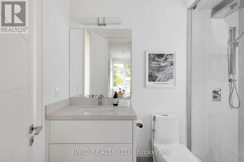 418 Pine Cove Road, Burlington (Roseland), ON - Indoor Photo Showing Bathroom