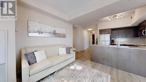 909 - 2152 Lawrence Avenue E, Toronto (Wexford-Maryvale), ON - Indoor