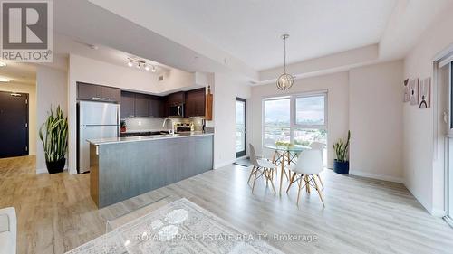 909 - 2152 Lawrence Avenue E, Toronto (Wexford-Maryvale), ON - Indoor