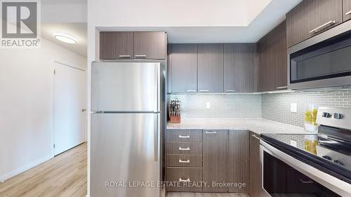 909 - 2152 Lawrence Avenue E, Toronto (Wexford-Maryvale), ON - Indoor Photo Showing Kitchen With Stainless Steel Kitchen With Upgraded Kitchen