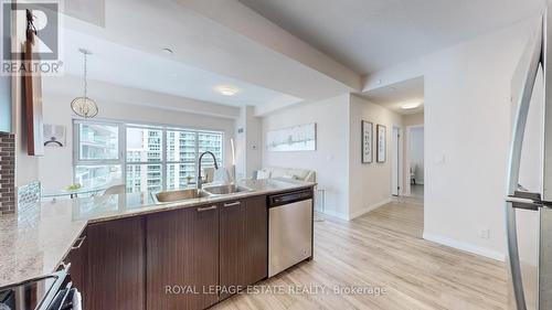 909 - 2152 Lawrence Avenue E, Toronto (Wexford-Maryvale), ON - Indoor Photo Showing Kitchen With Stainless Steel Kitchen With Double Sink