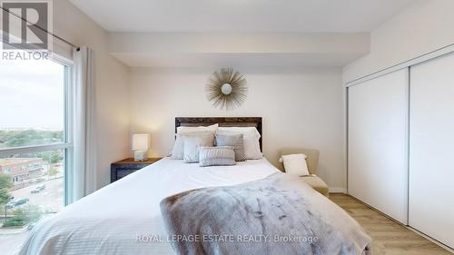 909 - 2152 Lawrence Avenue E, Toronto (Wexford-Maryvale), ON - Indoor Photo Showing Bedroom