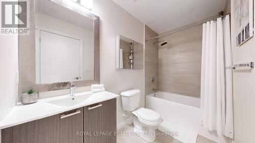 909 - 2152 Lawrence Avenue E, Toronto (Wexford-Maryvale), ON - Indoor Photo Showing Bathroom