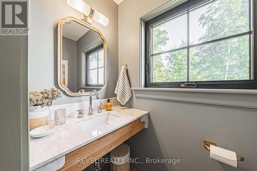 7399 Bell School Line, Milton, ON - Indoor Photo Showing Bathroom